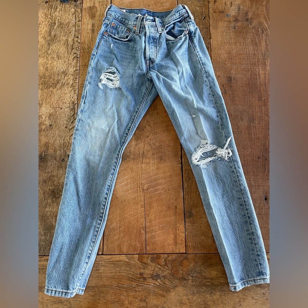 Women’s Levi 501 S skinny distressed jeans 24/25 waist